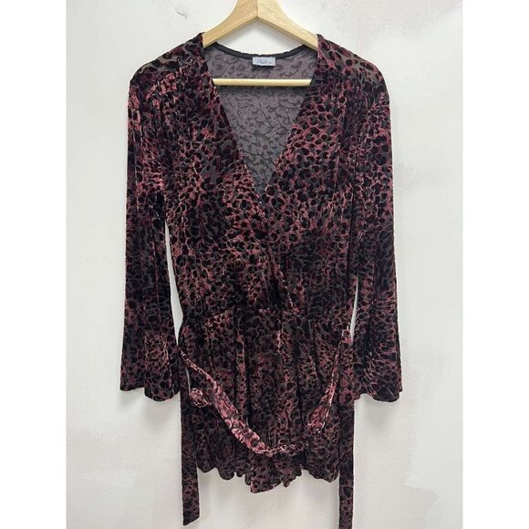 Anthropologie abbeline 3/4 sleeve Velvet leopard print Romper Burgundy Size,S - Picture 1 of 12